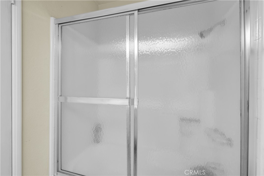 https://media.crmls.org/medias/ca7f6b32-8c14-4d5b-9b89-b98b242bc28f.jpg?preset=X-Large