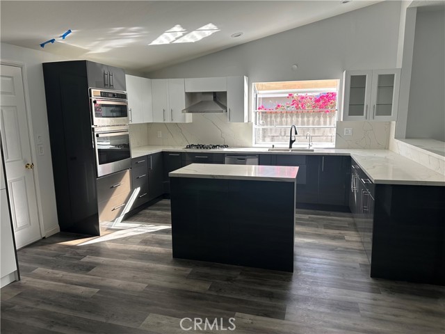 20723 Dolorosa Street, Woodland Hills CA: https://media.crmls.org/medias/ca7fb330-1adb-4ae0-8507-c1a6d4f32a2b.jpg