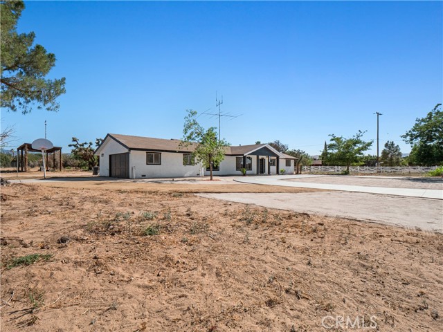 2350 W Avenue N12, Palmdale CA: https://media.crmls.org/medias/ca803b65-77e6-4c35-b09c-9099943f8731.jpg
