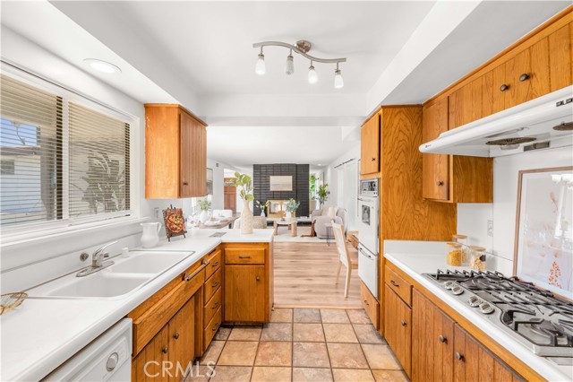 448 E Sandra Avenue, Arcadia CA: https://media.crmls.org/medias/ca814b70-55ed-4e3e-a953-f053b0f6b791.jpg