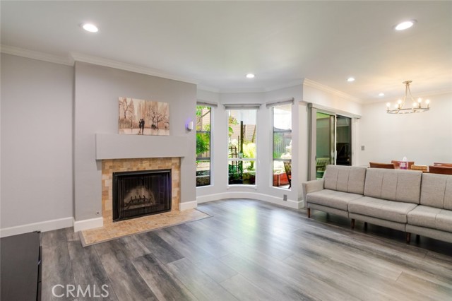 Detail Gallery Image 5 of 31 For 236 N Louise St #104,  Glendale,  CA 91206 - 2 Beds | 2 Baths