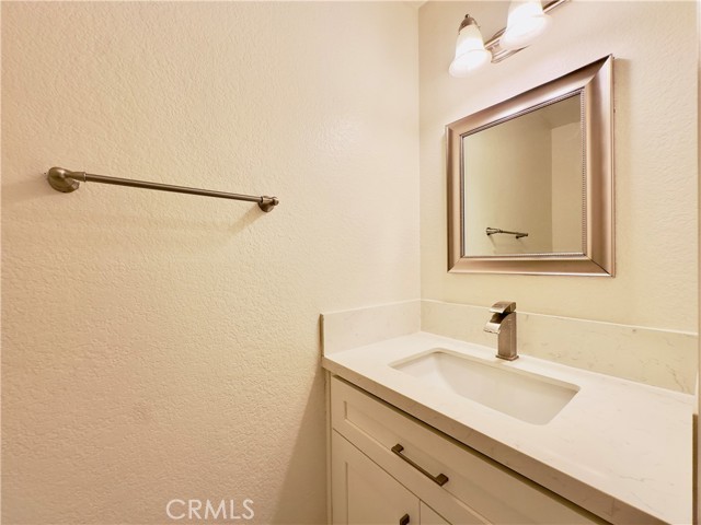 525 E Verdugo Avenue, Burbank CA: https://media.crmls.org/medias/ca8267e9-3047-4b72-8121-5bb4d030e626.jpg