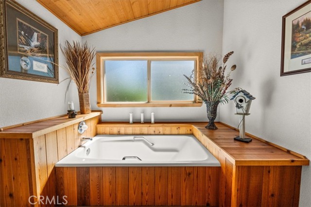Detail Gallery Image 25 of 46 For 1042 Pine Mountain Dr, Big Bear City,  CA 92314 - 4 Beds | 3 Baths