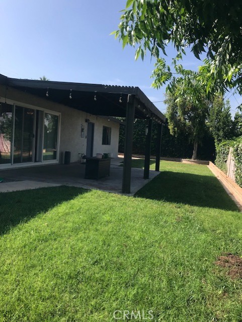 321 N Lincoln Street, Redlands CA: https://media.crmls.org/medias/ca82aece-01ed-48f6-bcc8-1e97dd2f9804.jpg