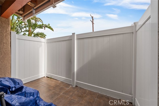 10331 Lindley Avenue, Porter Ranch CA: https://media.crmls.org/medias/ca8384cf-4eef-46d3-a6a0-c438e72d40b2.jpg