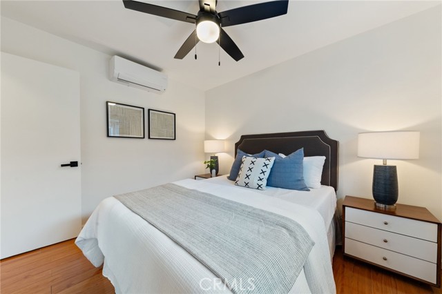 5536 Linden Avenue, Long Beach CA: https://media.crmls.org/medias/ca83b010-f34b-45b2-a843-1bb7c6f13a52.jpg