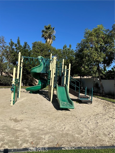 Detail Gallery Image 25 of 28 For 1740 Pierce, Placentia,  CA 92870 - 3 Beds | 2/1 Baths