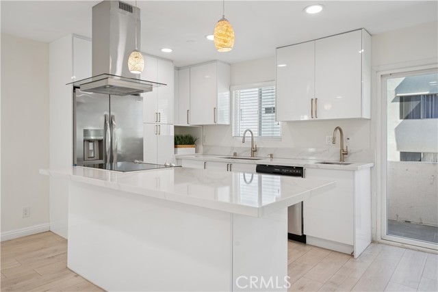 Detail Gallery Image 12 of 35 For 5330 Zelzah Ave #7,  Encino,  CA 91316 - 2 Beds | 2 Baths