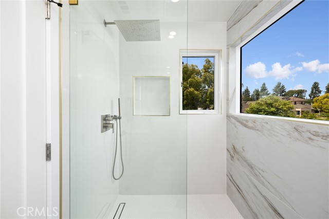 914 N Catalina Street, Burbank CA: https://media.crmls.org/medias/ca850966-7ef5-492a-bdbf-175ac72a59a8.jpg
