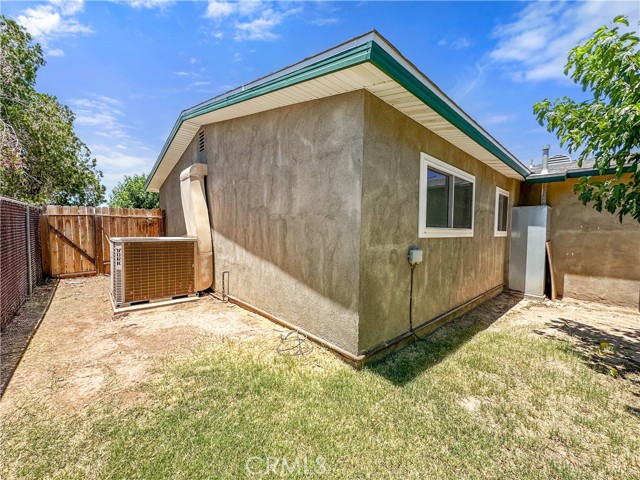 630 N 10 th Street, Blythe CA: https://media.crmls.org/medias/ca852250-71fa-4840-8809-02fa52437597.jpg