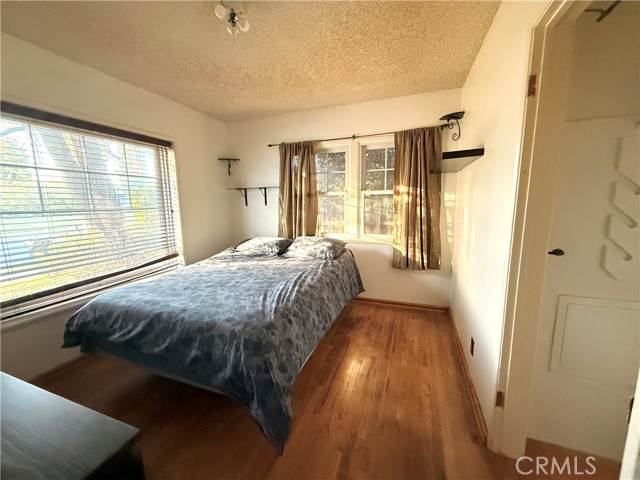 Detail Gallery Image 14 of 19 For 10926 Ruffner Ave, Granada Hills,  CA 91344 - 3 Beds | 1/1 Baths