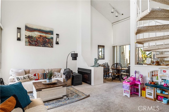555 Esplanade, Redondo Beach, California 90277, 3 Bedrooms Bedrooms, ,3 BathroomsBathrooms,Residential,Sold,Esplanade,SB22021608