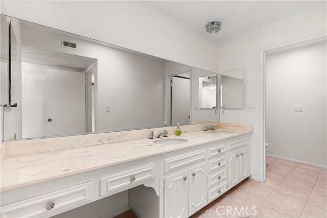 5330 Lindley Avenue, Encino CA: https://media.crmls.org/medias/ca864f65-066d-49f6-857c-8411cc50966d.jpg