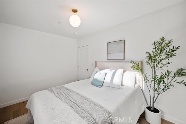 14328 Emelita Street, Sherman Oaks CA: https://media.crmls.org/medias/ca8759b6-8e2c-4305-b64a-9090043a629d.jpg