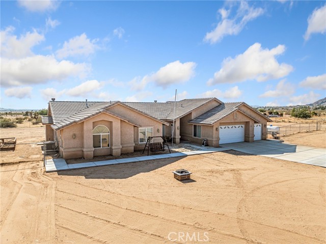 15454 Mustang Avenue, Apple Valley CA: https://media.crmls.org/medias/ca875c08-68d9-4940-8dc4-5496109914bc.jpg