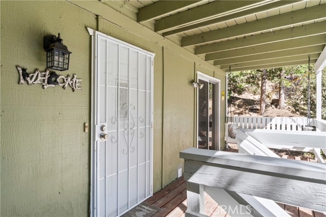 Detail Gallery Image 5 of 36 For 26270 Thunderbird Dr, Lake Arrowhead,  CA 92352 - 3 Beds | 2 Baths