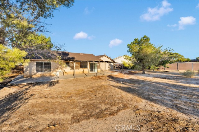 13106 Hollyberry, Victorville CA: https://media.crmls.org/medias/ca88ca6e-a4b0-4220-a3a9-14f9f112570c.jpg