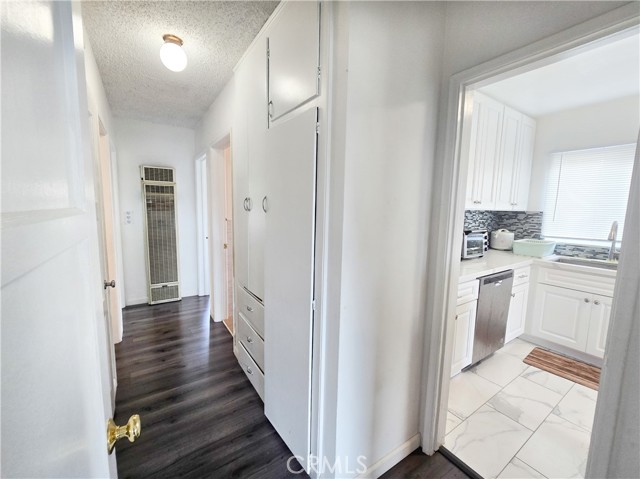 Detail Gallery Image 16 of 49 For 2222 S Broadway, Santa Ana,  CA 92707 - 3 Beds | 1 Baths