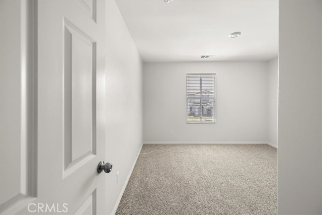 5585 Bella Way, Fontana CA: https://media.crmls.org/medias/ca897e5f-0b95-46a0-9a2f-087bc7752d23.jpg