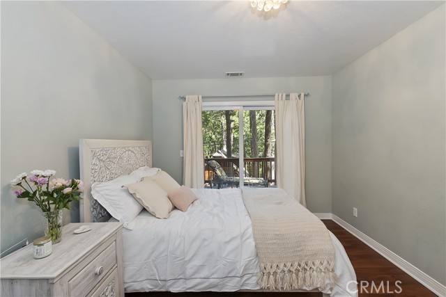 Detail Gallery Image 21 of 34 For 405 Terrace Rd, Lake Arrowhead,  CA 92352 - 2 Beds | 2 Baths