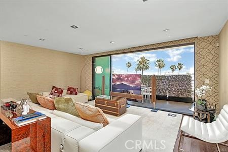https://media.crmls.org/medias/ca8a1c63-1547-4982-a4d4-3c597996fe9f.jpg?preset=X-Large