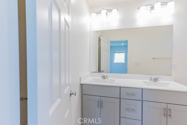 Detail Gallery Image 33 of 64 For 27638 Sawtooth Ln, Canyon Country,  CA 91387 - 3 Beds | 2/1 Baths