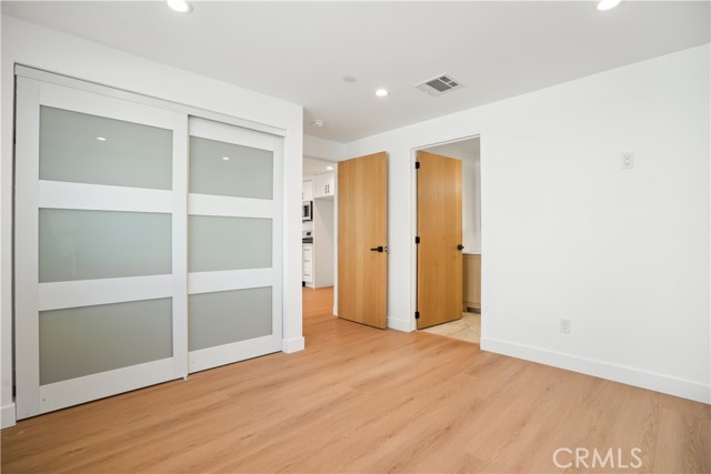 Detail Gallery Image 7 of 18 For 6937 Jellico Ave, Lake Balboa,  CA 91406 - 2 Beds | 2 Baths