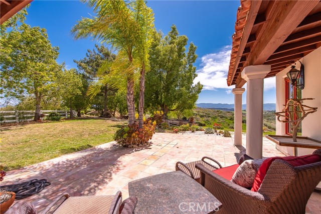 30505 Sloan Canyon Road, Castaic CA: https://media.crmls.org/medias/ca8de51a-3982-4628-aeb2-38cd00a35c5c.jpg