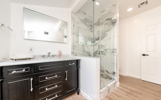 Detail Gallery Image 15 of 21 For 22559 Dolorosa St, Woodland Hills,  CA 91367 - 2 Beds | 2 Baths