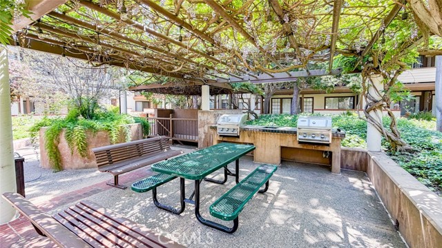 Detail Gallery Image 42 of 59 For 2563 Plaza Del Amo #204,  Torrance,  CA 90503 - 2 Beds | 2 Baths