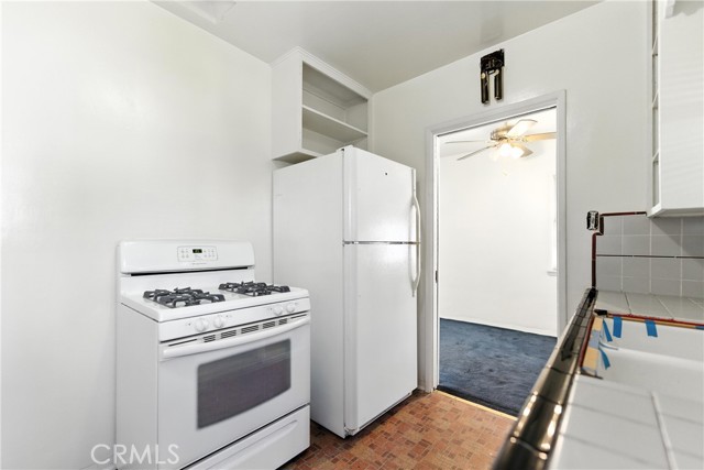 1205 W Alameda Avenue, Burbank CA: https://media.crmls.org/medias/ca8fc559-0df9-4ebc-9f9d-ce883bf0a924.jpg