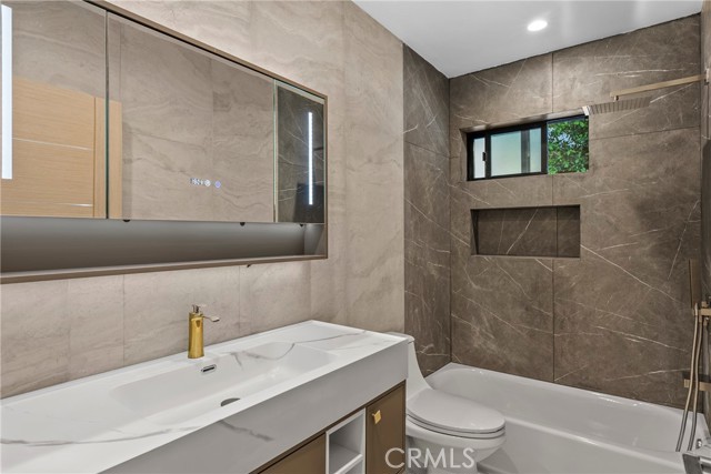 Detail Gallery Image 35 of 37 For 14242 Hortense, Sherman Oaks,  CA 91423 - 4 Beds | 4 Baths