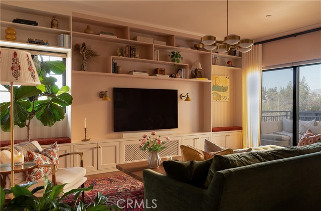 Image 11 of 53 For 734 Parkman