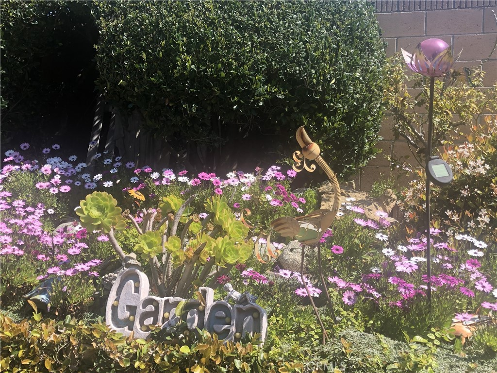 https://media.crmls.org/medias/ca91becd-66d3-4649-90d4-beb24f2efbc6.jpg?preset=X-Large