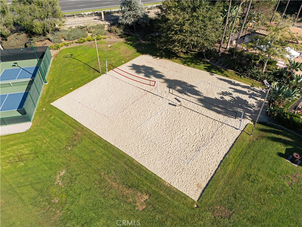 https://media.crmls.org/medias/ca91e614-e3c0-492e-a670-d6f7174f3822.jpg?preset=X-Large
