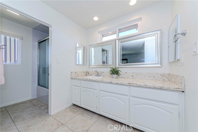 Detail Gallery Image 16 of 37 For 2401 El Portal Way, Oxnard,  CA 93035 - 4 Beds | 2/1 Baths