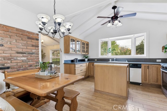 Detail Gallery Image 5 of 42 For 17716 Nordhoff St, Northridge,  CA 91325 - 4 Beds | 2 Baths