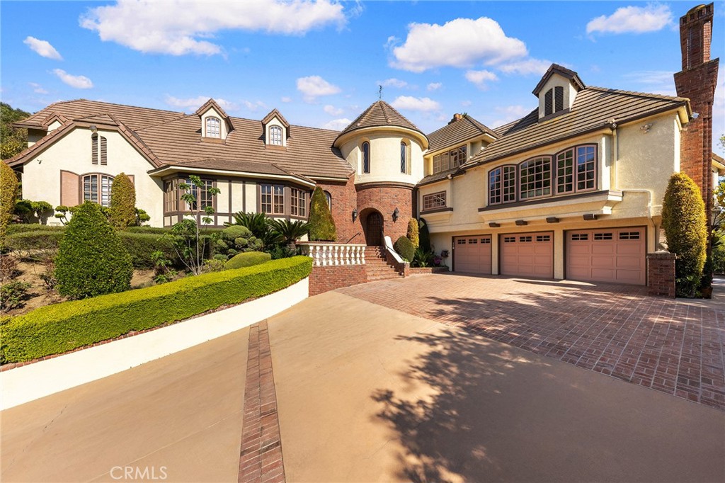 2668 Clear Creek Lane