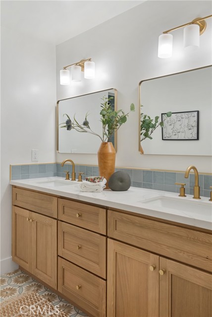 221 Wiley Court, Claremont CA: https://media.crmls.org/medias/ca93d148-f6f7-45df-80bf-2d5ffa9289d0.jpg
