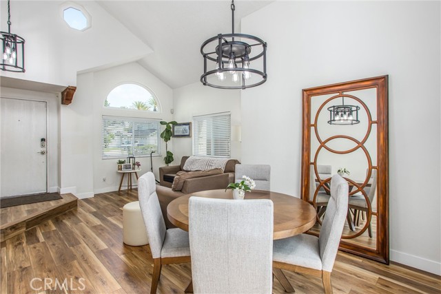 Detail Gallery Image 2 of 22 For 13667 Crawford Ct, Fontana,  CA 92336 - 4 Beds | 2/1 Baths