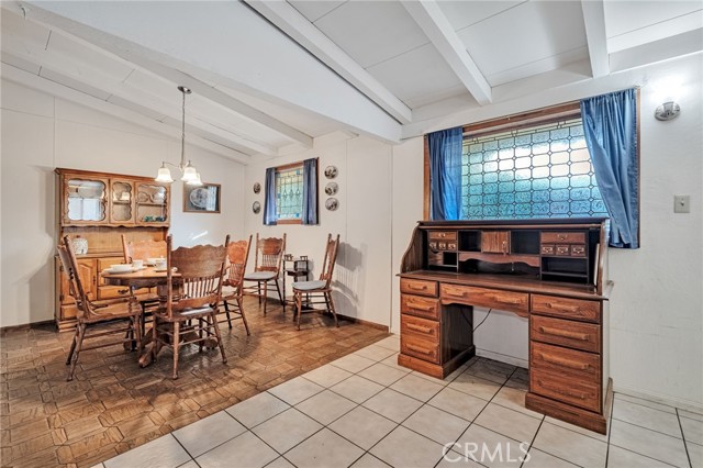 Detail Gallery Image 8 of 32 For 27636 Seco Canyon Road, Saugus,  CA 91350 - 3 Beds | 2 Baths