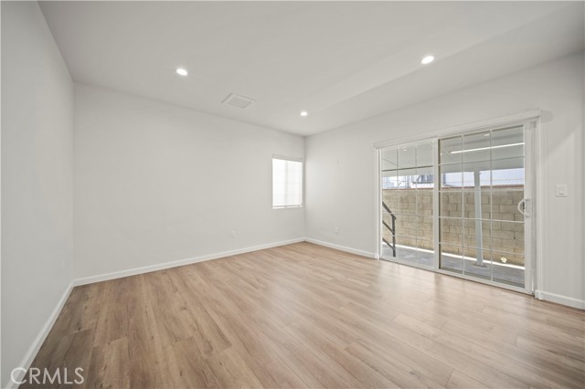 Detail Gallery Image 17 of 24 For 252 W Tujunga #102,  Burbank,  CA 91502 - 3 Beds | 2 Baths