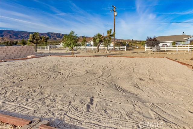 Detail Gallery Image 48 of 64 For 1118 Smoke Tree Rd, Pinon Hills,  CA 92372 - 3 Beds | 2 Baths