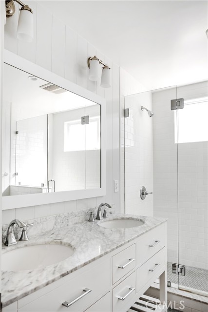 525 21st St, Manhattan Beach, California 90266, 3 Bedrooms Bedrooms, ,1 BathroomBathrooms,Residential,For Sale,21st St,SB25020966