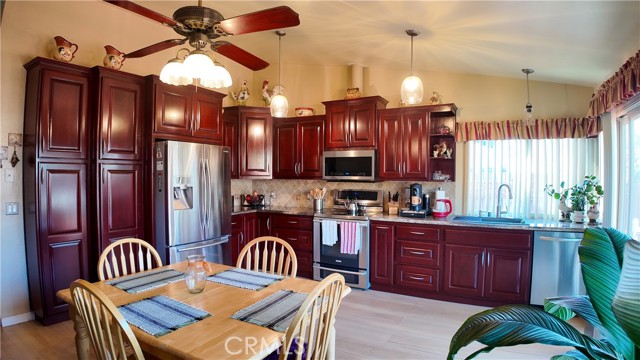 Detail Gallery Image 5 of 22 For 227 Burning Tree Dr, San Jose,  CA 95119 - 4 Beds | 2 Baths