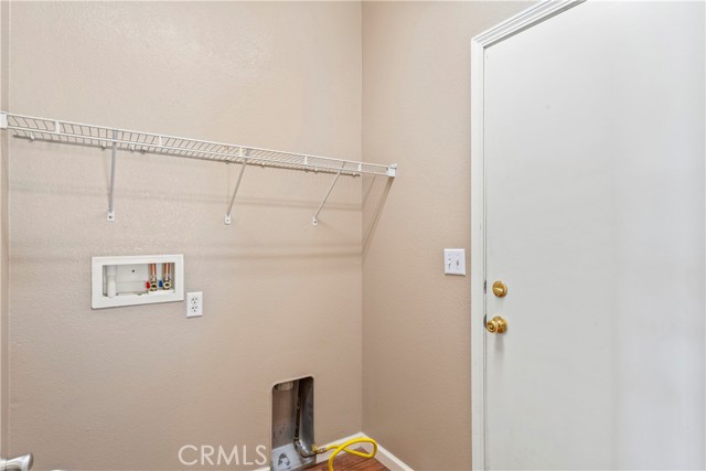 13275 Lone Pine Court, Hesperia CA: https://media.crmls.org/medias/ca96233e-4497-4b59-aac8-0effc177e589.jpg