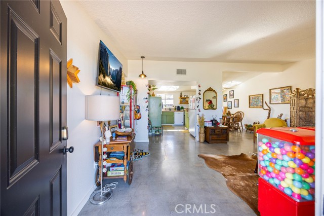 Detail Gallery Image 10 of 40 For 61503 Sunburst, Joshua Tree,  CA 92252 - 2 Beds | 1/1 Baths