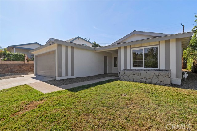 Detail Gallery Image 3 of 26 For 2192 Adrienne, Corona,  CA 92882 - 3 Beds | 2 Baths