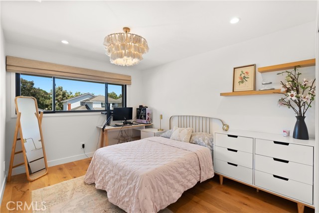 20 Whistling Isle, Irvine CA: https://media.crmls.org/medias/ca98a593-95f2-43a5-8751-f4d948b215c9.jpg