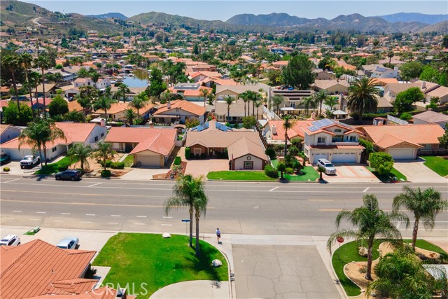 23849 Canyon Lake N Drive, Canyon Lake CA: https://media.crmls.org/medias/ca98aa30-c524-448a-813d-d0eb41a4e375.jpg